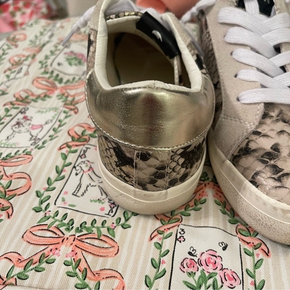 STEVE MADDEN ANIMAL PRINT !!  Like new! Cure star detail!! Size 10 - Picture 5 of 7